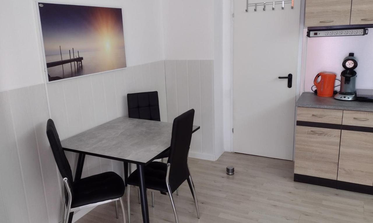 Kleines gemütliches Apartment in zentraler Lage Prien am Chiemsee Exterior foto